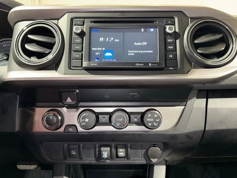 Certified 2019 Toyota Tacoma SR5 AWD/4WD image 23