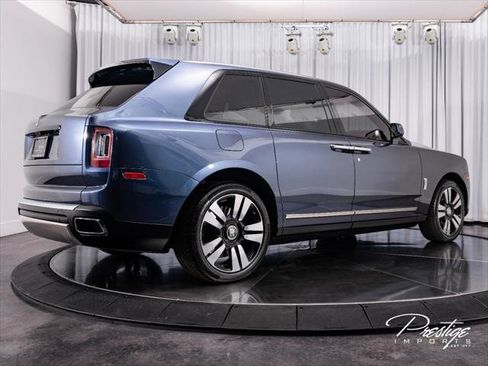 Used 2019 Rolls-Royce Cullinan AWD/4WD image 3