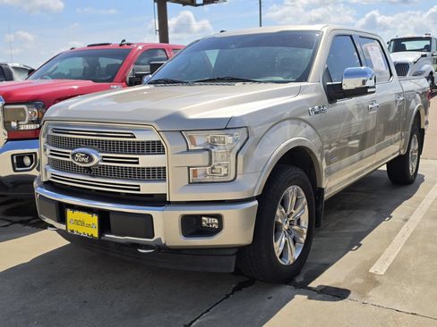 Used 2017 Ford F150 Platinum w/ Equipment Group 701A Luxury AWD/4WD image 1