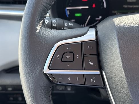 Used 2025 Toyota Sienna XLE image 14