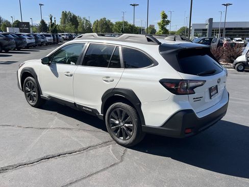 Used 2025 Subaru Outback Onyx Edition AWD/4WD image 11
