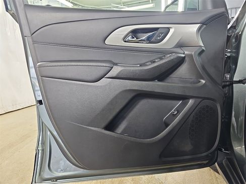 Certified 2023 Chevrolet Traverse LT image 34