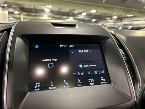 Used 2018 Ford Edge Titanium w/ Equipment Group 301A AWD/4WD image 17