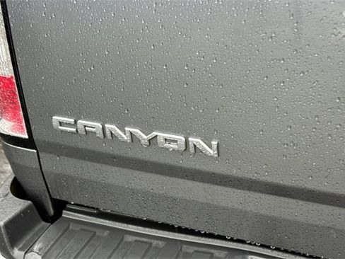 Used 2018 GMC Canyon SLE w/ SLE Convenience Package image 6
