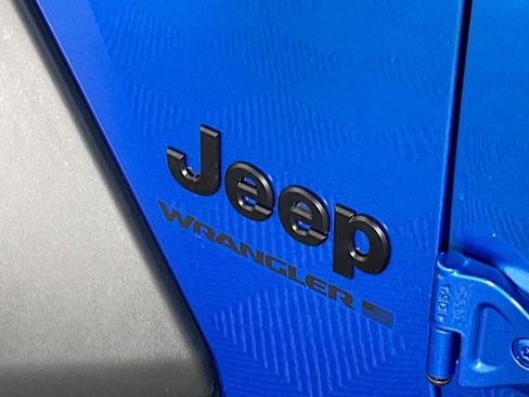 Certified 2025 Jeep Wrangler Sport image 23