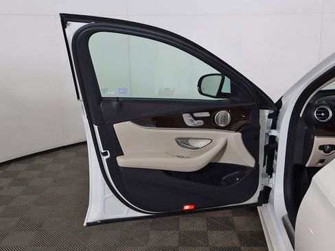 Used 2022 Mercedes-Benz E 350 4MATIC Sedan w/ Driver Assistance Package image 22