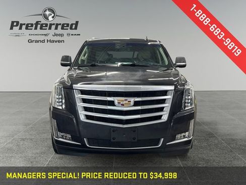 Used 2019 Cadillac Escalade ESV Premium Luxury image 13