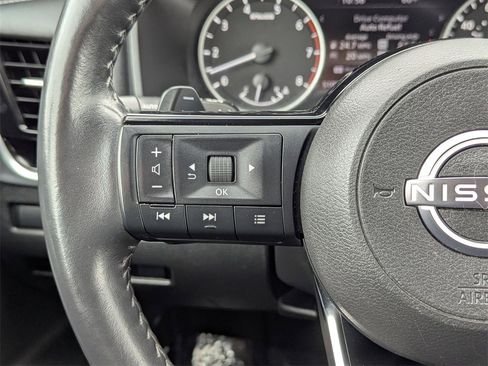 Used 2023 Nissan Rogue SL w/ SL Premium Package image 21