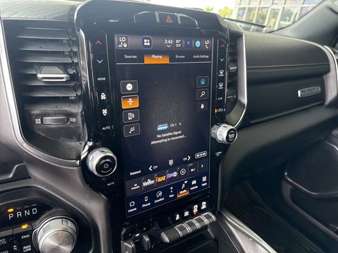 Used 2024 RAM 1500 Laramie AWD/4WD image 22