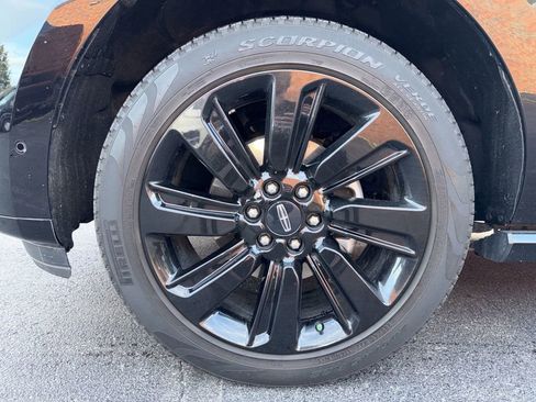 Certified 2022 Lincoln Navigator Reserve AWD/4WD image 19