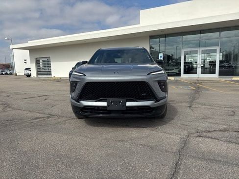 Used 2025 Buick Enclave Sport Touring image 2