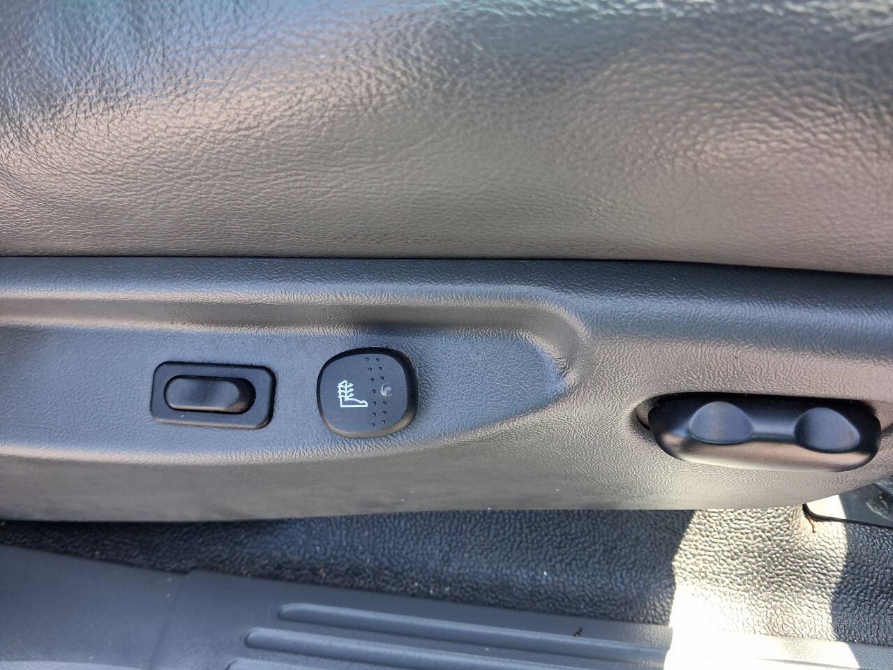 Used 2005 Ford Explorer Sport Trac 4x4 image 32