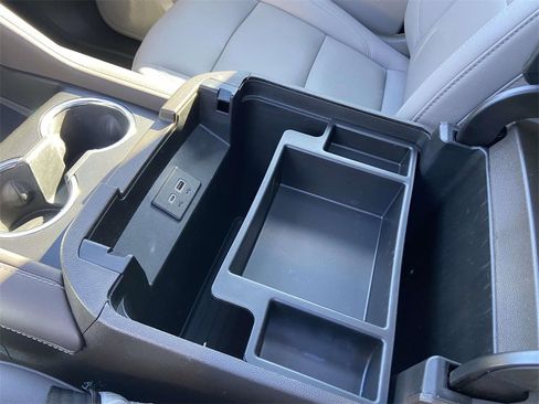 Used 2024 Chevrolet Tahoe Z71 w/ Luxury Package image 27