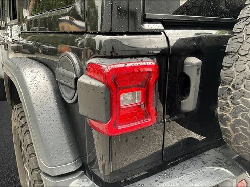 Used 2021 Jeep Wrangler Unlimited Rubicon AWD/4WD image 21