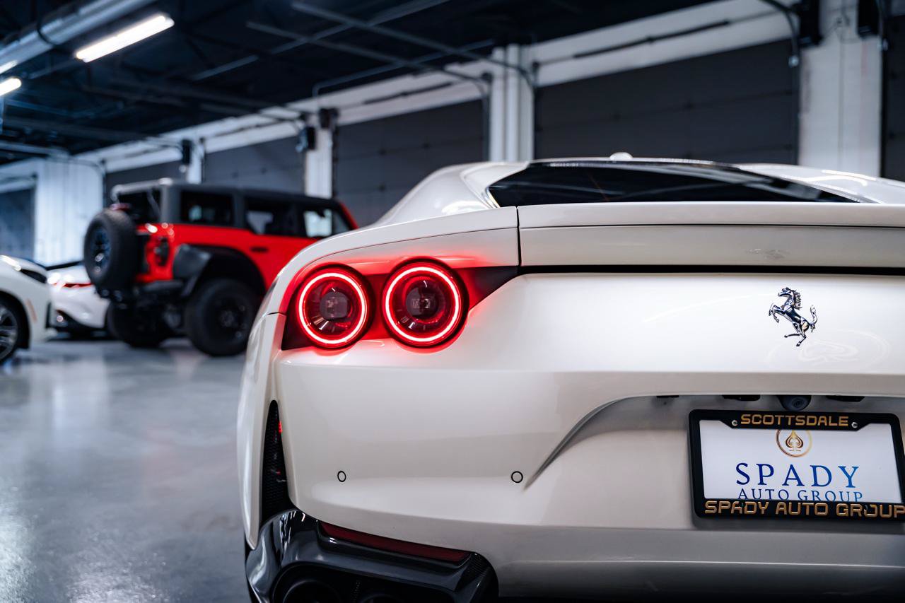 Used 2018 Ferrari 812 Superfast RWD image 15