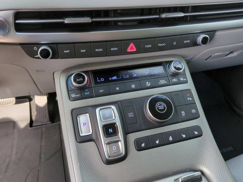 Used 2025 Hyundai Palisade SEL FWD image 28