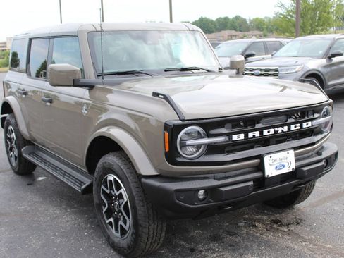New 2026 Ford Bronco Outer Banks AWD/4WD image 7