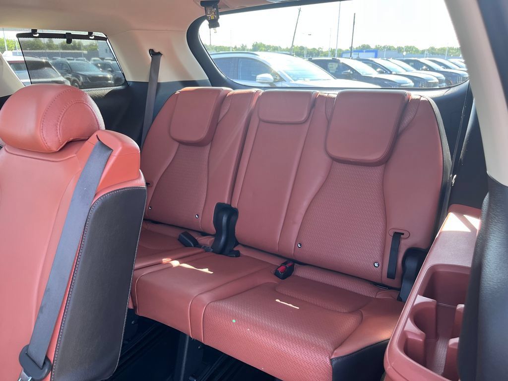 Certified 2024 Kia Carnival SX Prestige FWD image 25
