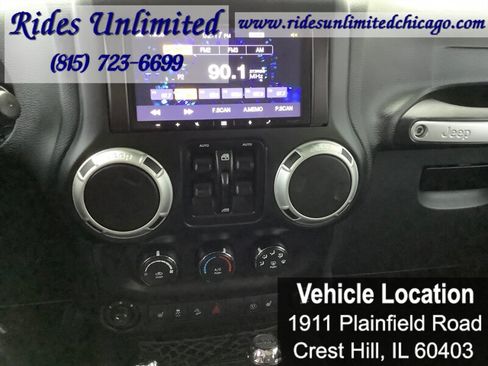 Used 2016 Jeep Wrangler Unlimited Sahara w/ Connectivity Group image 18