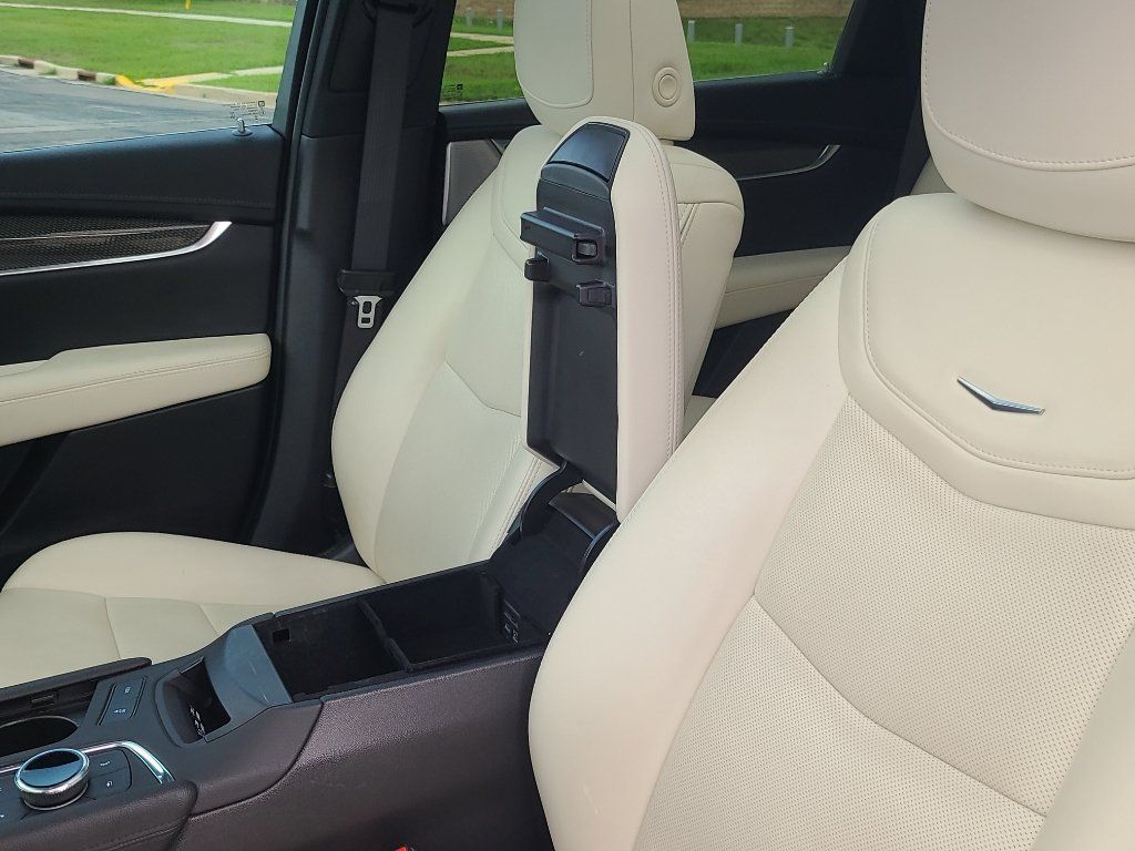 Used 2023 Cadillac XT5 Sportv w/ Technology Package AWD/4WD image 19