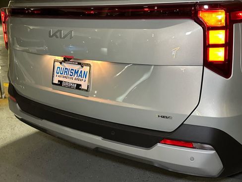 New 2026 Kia Carnival EX image 5