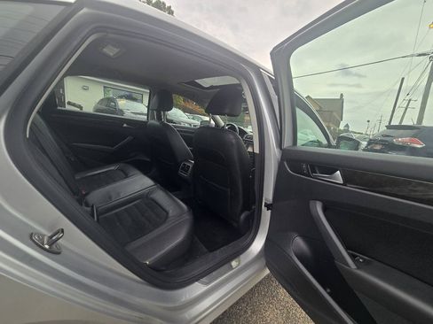 Used 2014 Volkswagen Passat TDI SEL Premium FWD image 28