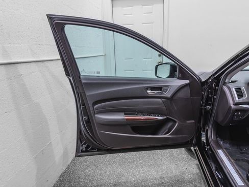 Used 2017 Acura TLX w/ Technology Package FWD image 11