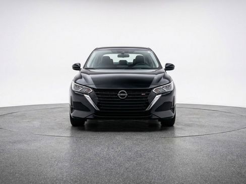Used 2025 Nissan Sentra SV image 2