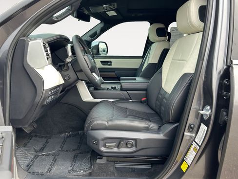 Used 2025 Toyota Sequoia Capstone image 16