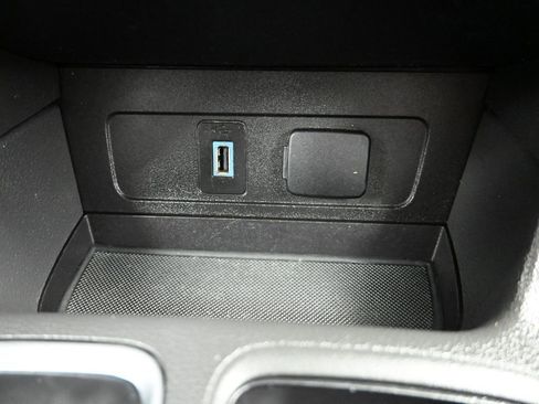 Used 2018 Ford Escape SE image 21