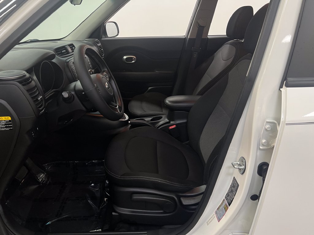Used 2018 Kia Soul + FWD image 10