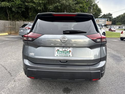 Used 2025 Nissan Rogue S FWD image 4