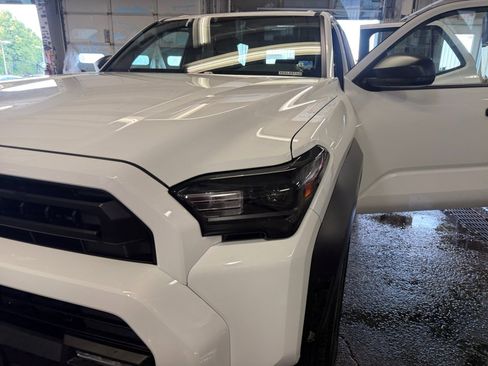 Used 2026 Toyota 4Runner SR5 RWD image 30