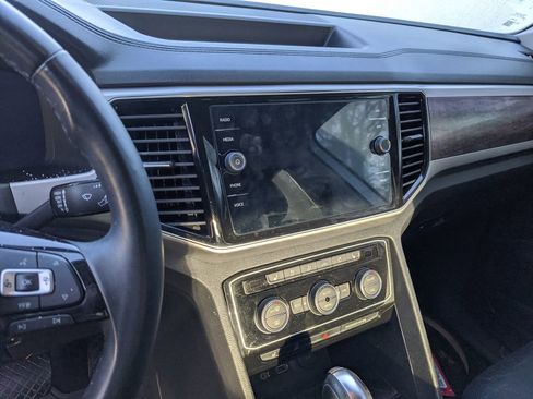 Used 2019 Volkswagen Atlas SEL Premium image 4