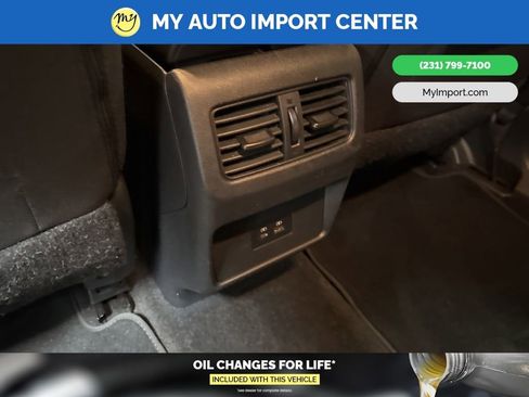 Used 2023 Nissan Rogue SV image 27