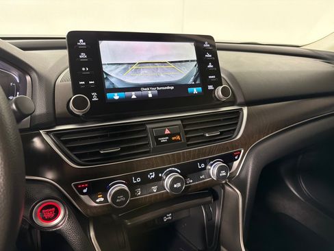 Used 2019 Honda Accord EX image 16