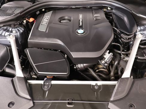 Used 2019 BMW 530i xDrive w/ M Sport Package image 21