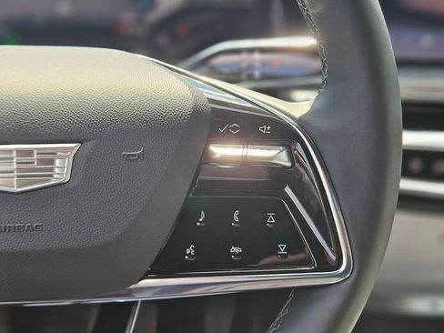 New 2025 Cadillac Lyriq Luxury w/ LPO, Floor Liner Package image 29