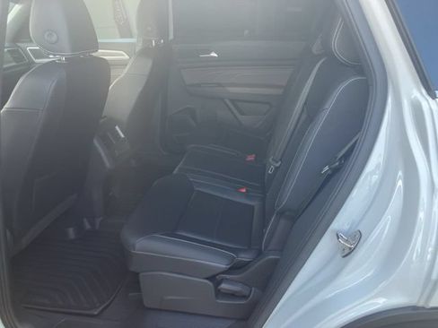 Used 2023 Volkswagen Atlas Cross Sport SE AWD/4WD image 33