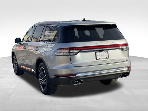 Used 2023 Lincoln Aviator AWD w/ Premium Package image 5