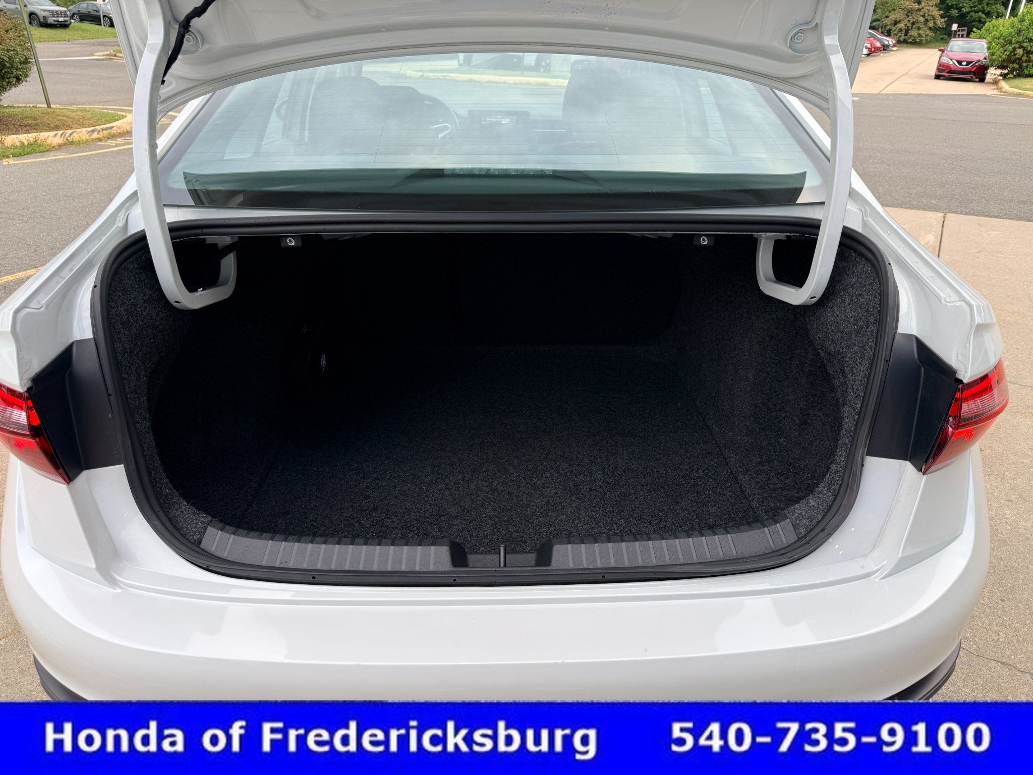 Used 2025 Volkswagen Jetta SE FWD image 20
