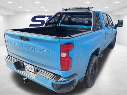 Used 2022 Chevrolet Silverado 2500 Custom w/ Custom Value Package image 4