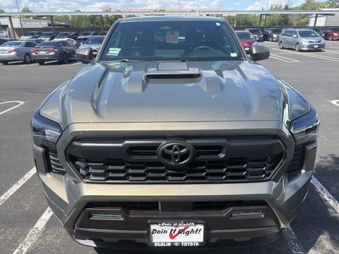 Used 2025 Toyota Tacoma TRD Sport AWD/4WD image 2