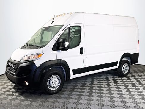 Used 2025 RAM ProMaster 2500 w/ Safety Group FWD image 4