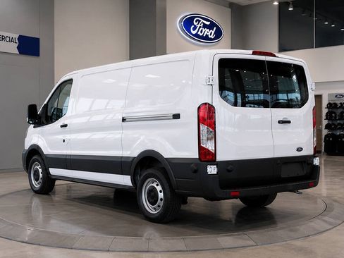 Used 2024 Ford Transit 250 Low Roof RWD image 6