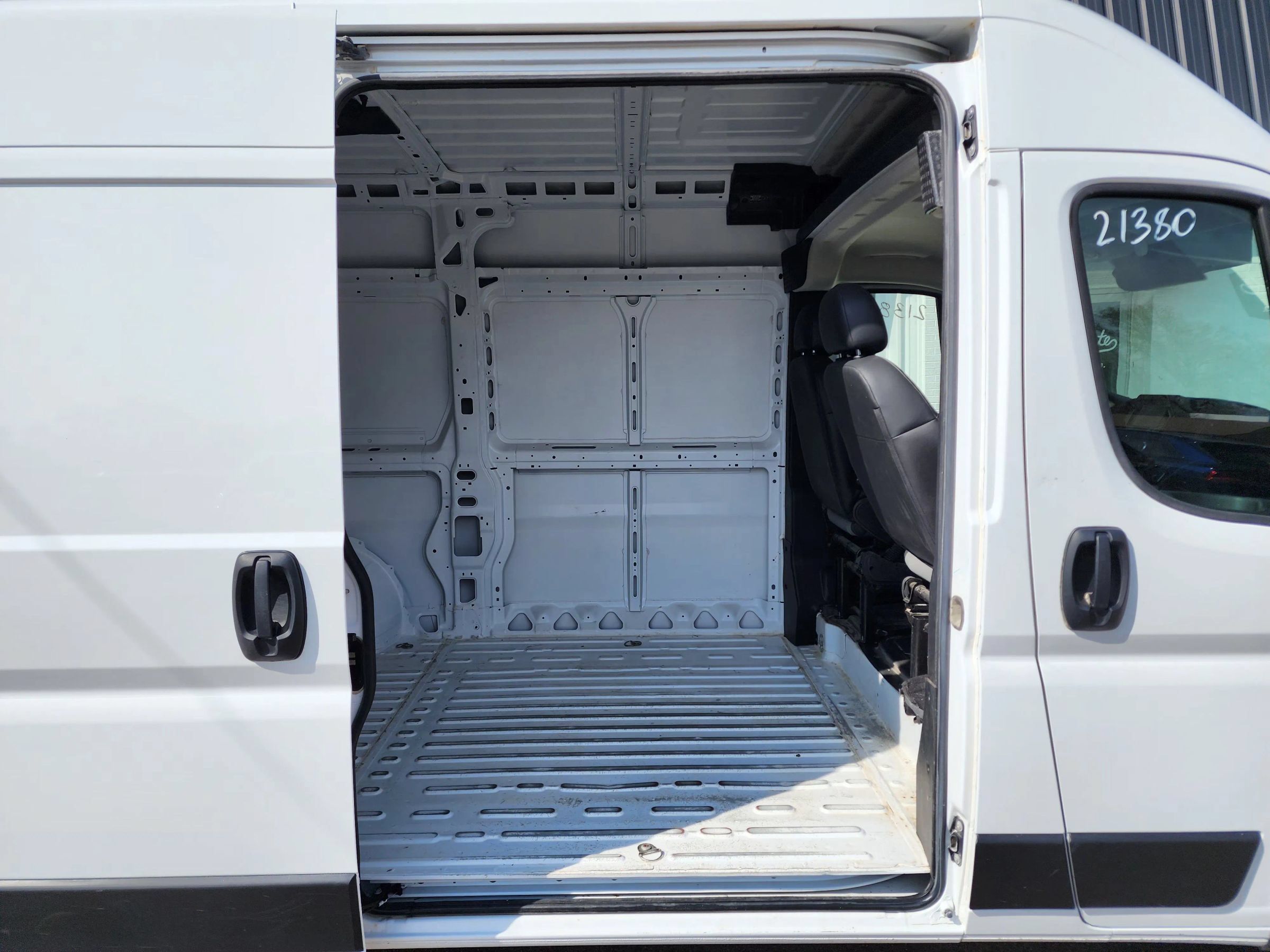 Used 2025 RAM ProMaster 2500 w/ Convenience Group FWD image 29