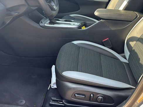 Certified 2025 Buick Envista Preferred w/ Convenience I Package FWD image 15