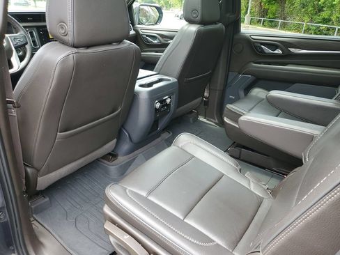 Used 2023 GMC Yukon XL Denali AWD/4WD image 13