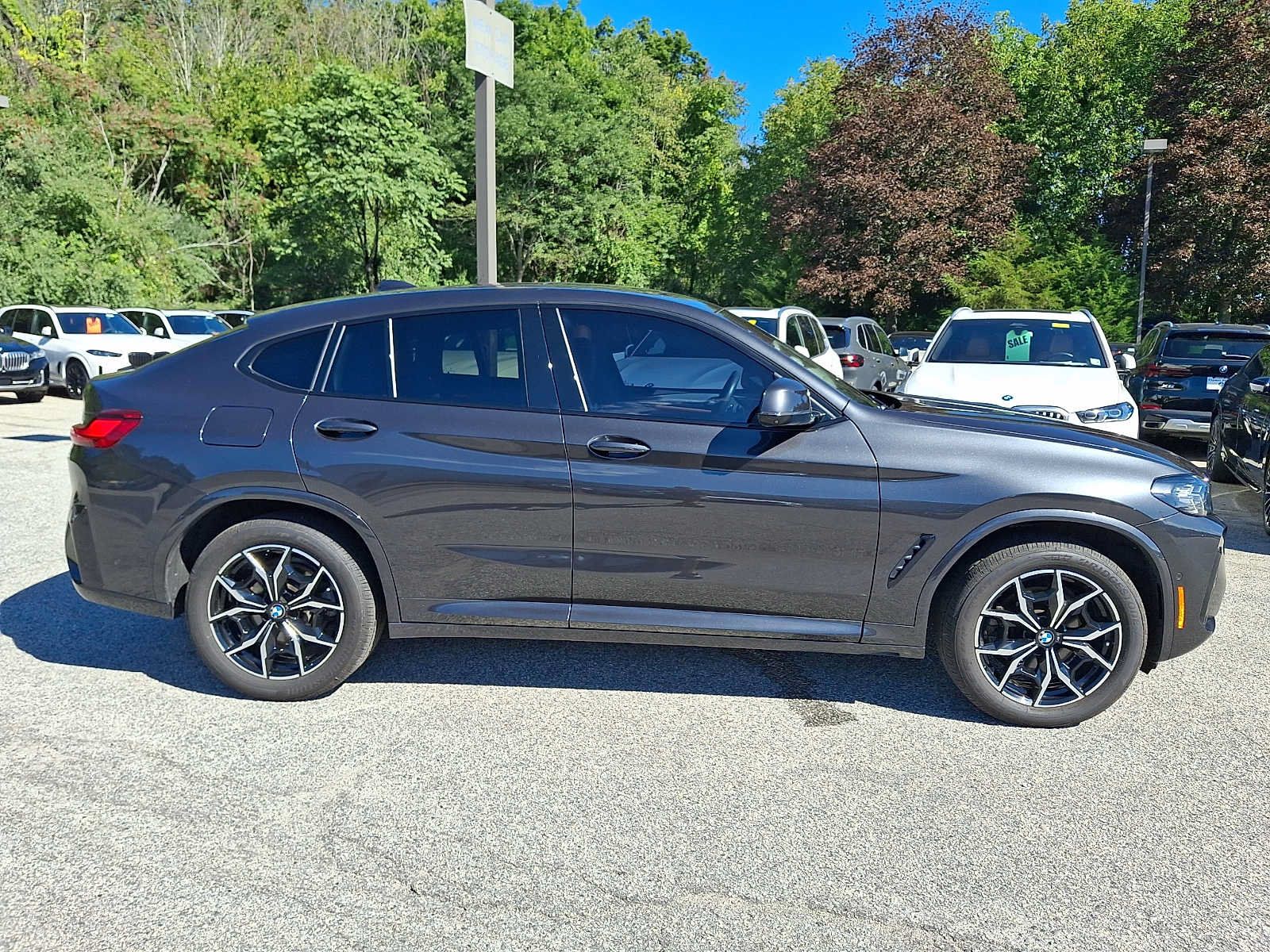 Used 2024 BMW X4 xDrive30i w/ Premium Package AWD/4WD image 7