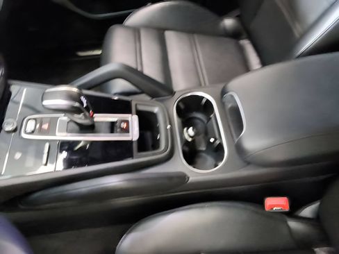 Used 2023 Porsche Cayenne Platinum Edition w/ Towing Package w/o Tow Ball AWD/4WD image 11